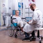 Parkinsono ligos simptomai: 6 pagrindiniai požymiai ir ką daryti